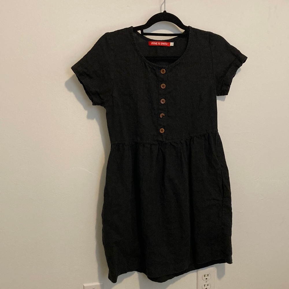 Pyne & Smith black 100% linen knee length dress short sleeve model 10 style